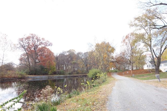 449 W Long Lake Boulevard, Portage Lakes, OH 44319