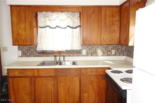 449 W Long Lake Boulevard, Portage Lakes, OH 44319