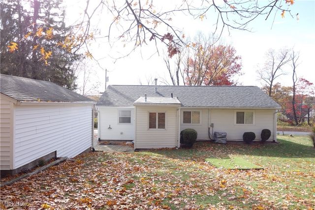 449 W Long Lake Boulevard, Portage Lakes, OH 44319