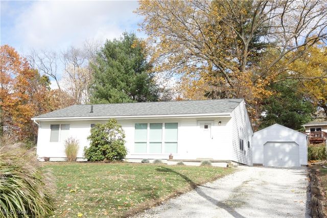 449 W Long Lake Boulevard, Portage Lakes, OH 44319