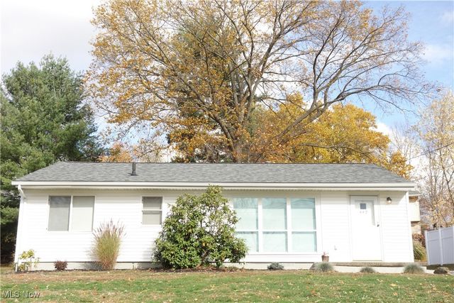 449 W Long Lake Boulevard, Portage Lakes, OH 44319