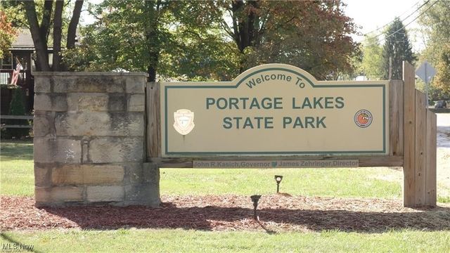 449 W Long Lake Boulevard, Portage Lakes, OH 44319