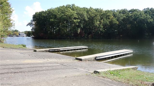 449 W Long Lake Boulevard, Portage Lakes, OH 44319