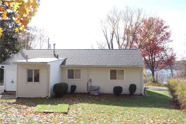 449 W Long Lake Boulevard, Portage Lakes, OH 44319