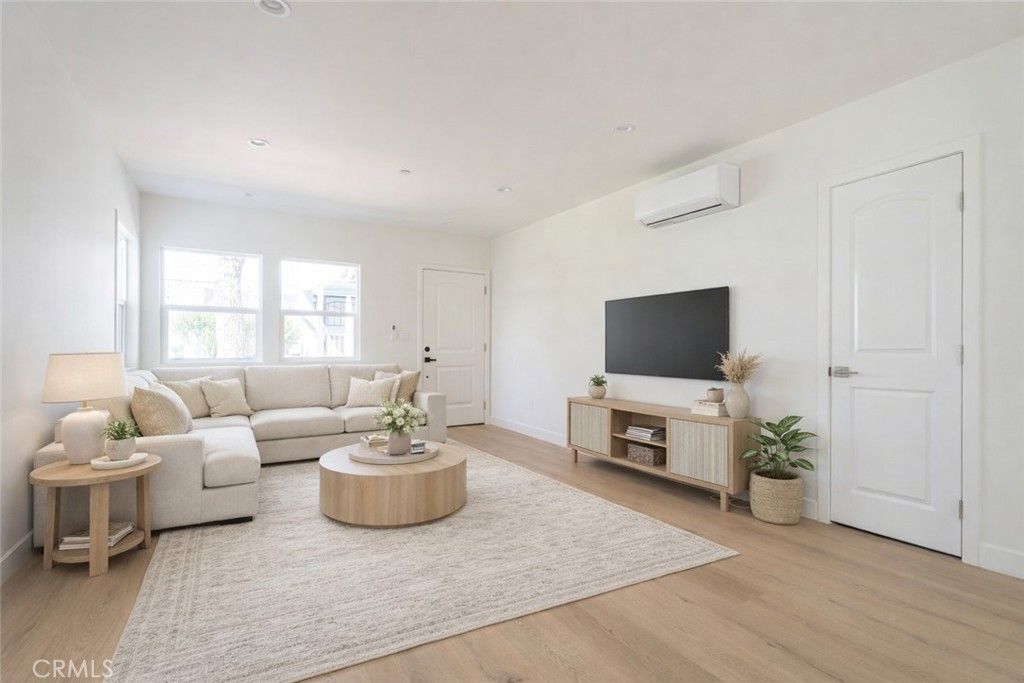 1065 E Spazier 102, Burbank, CA 91502