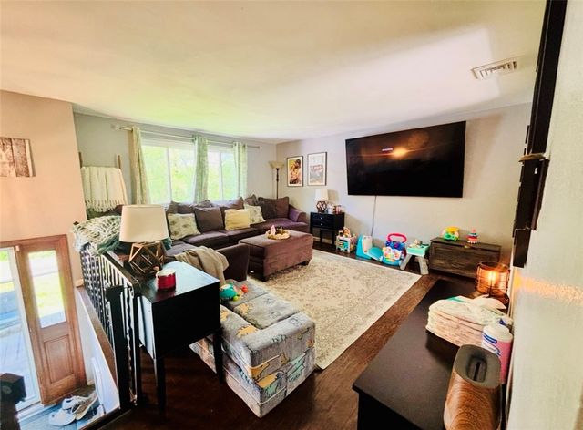 87 McMichael Rd, Carnegie, PA 15106