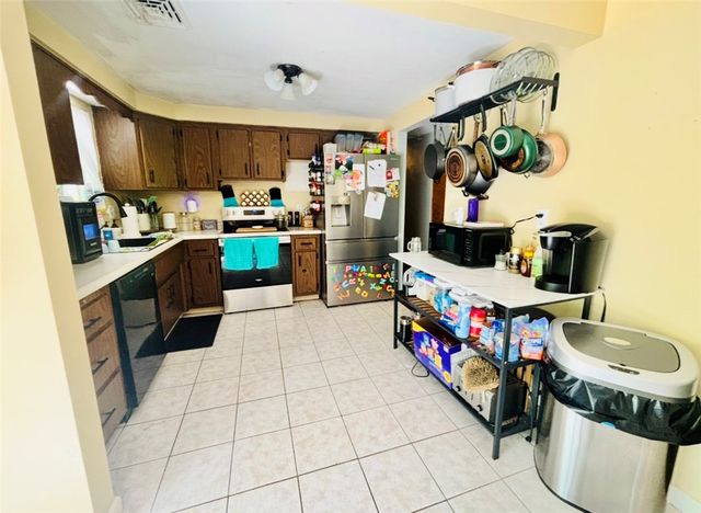 87 McMichael Rd, Carnegie, PA 15106
