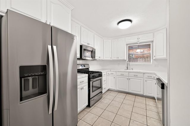 4805 Whispering Falls Drive, Houston, TX 77084