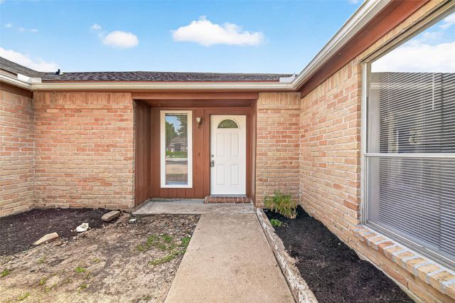 4805 Whispering Falls Drive, Houston, TX 77084