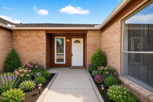 4805 Whispering Falls Drive, Houston, TX 77084