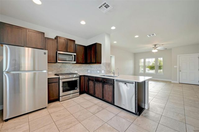 121 Switchgrass ST, San Marcos, TX 78666