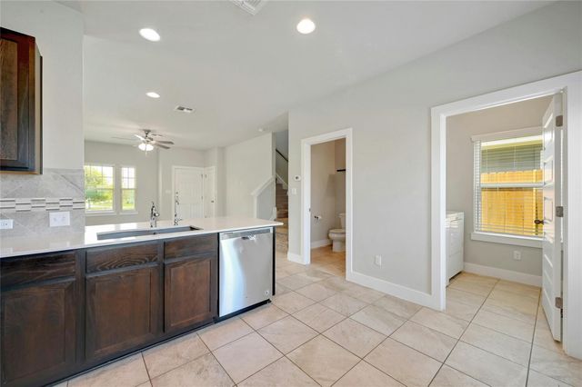 121 Switchgrass ST, San Marcos, TX 78666