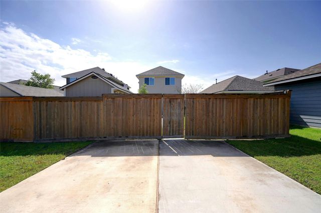 121 Switchgrass ST, San Marcos, TX 78666