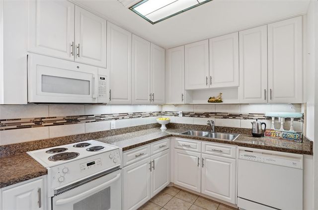 5941 49TH AVENUE N, Kenneth City, FL 33709