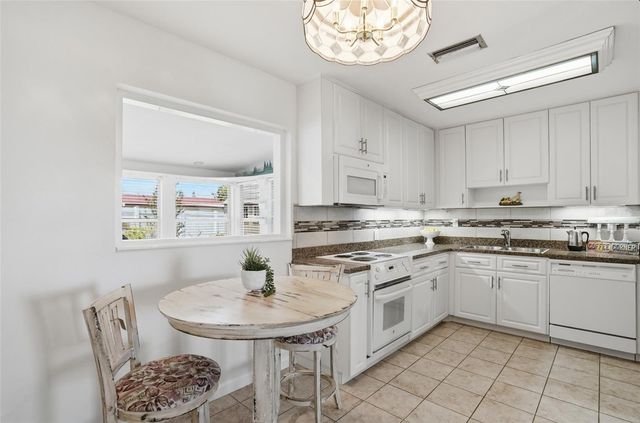 5941 49TH AVENUE N, Kenneth City, FL 33709