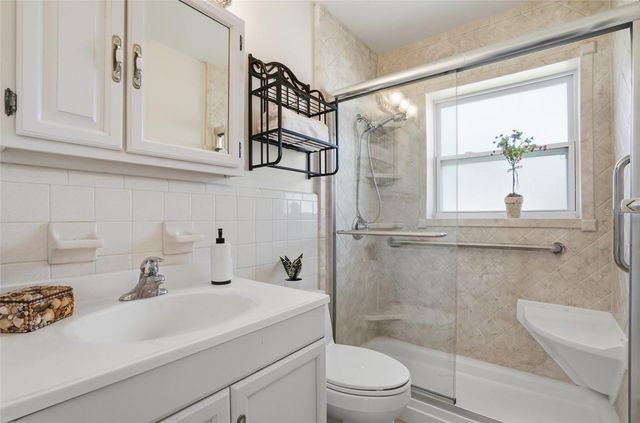 5941 49TH AVENUE N, Kenneth City, FL 33709