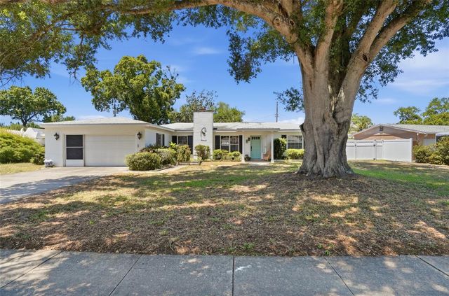 5941 49TH AVENUE N, Kenneth City, FL 33709