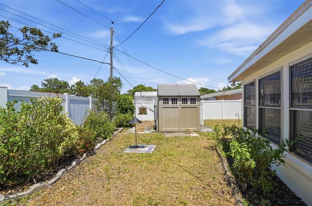 5941 49TH AVENUE N, Kenneth City, FL 33709