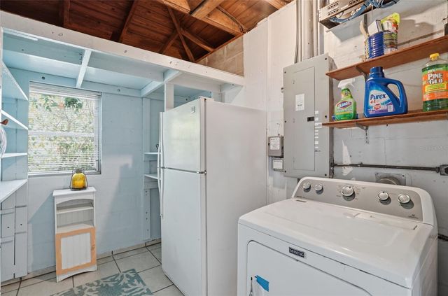 5941 49TH AVENUE N, Kenneth City, FL 33709