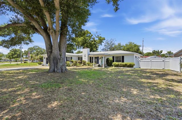 5941 49TH AVENUE N, Kenneth City, FL 33709