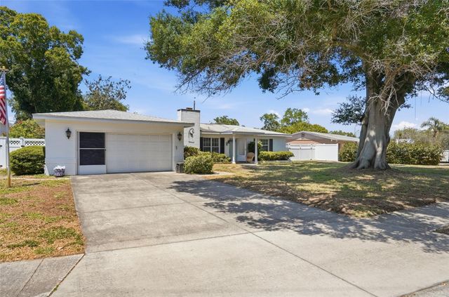 5941 49TH AVENUE N, Kenneth City, FL 33709