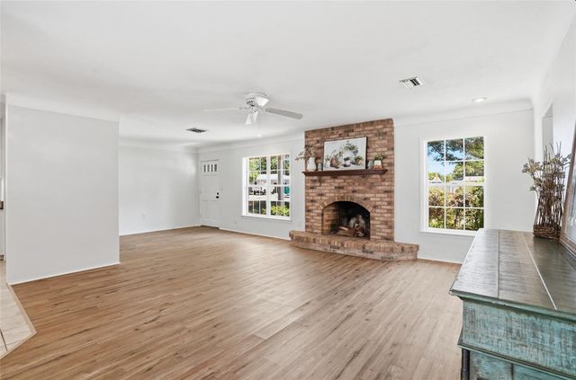 5941 49TH AVENUE N, Kenneth City, FL 33709