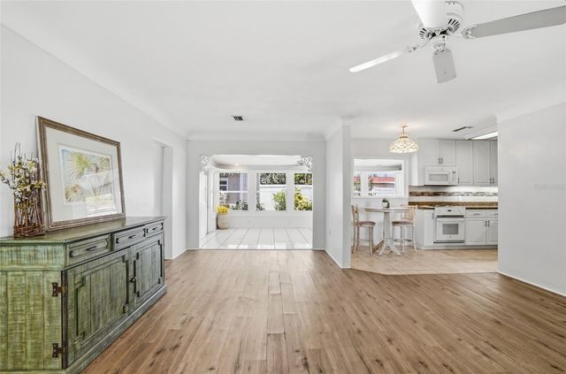 5941 49TH AVENUE N, Kenneth City, FL 33709