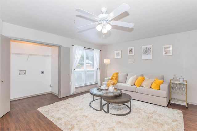 1088 Park Plaza Drive A, Austin, TX 78753