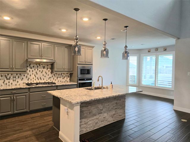 4835 Evergreen Hills Drive, Baytown, TX 77521