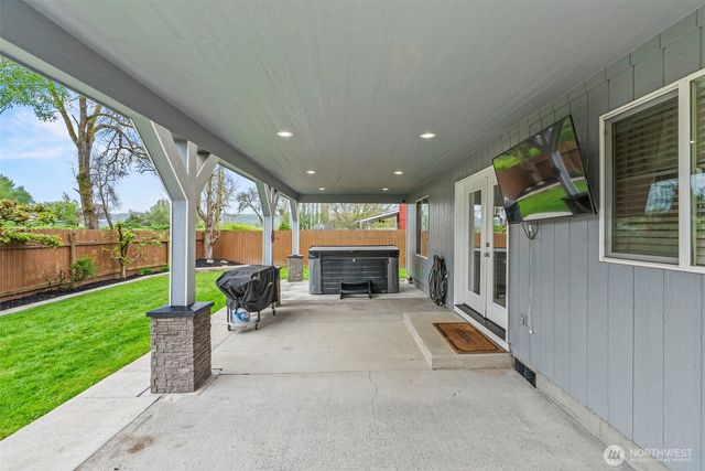 1826 Island Drive, Longview, WA 98632