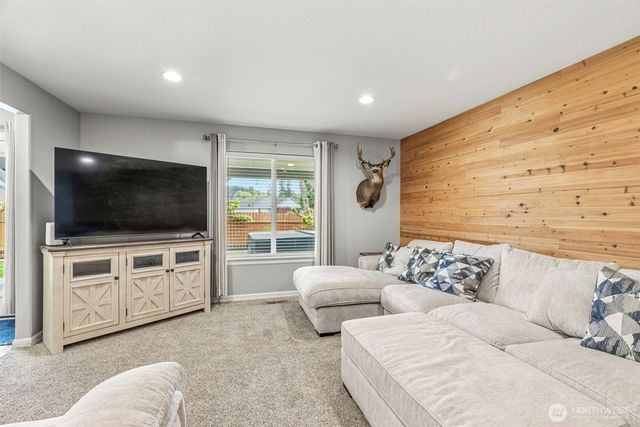1826 Island Drive, Longview, WA 98632