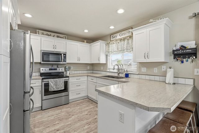 1826 Island Drive, Longview, WA 98632