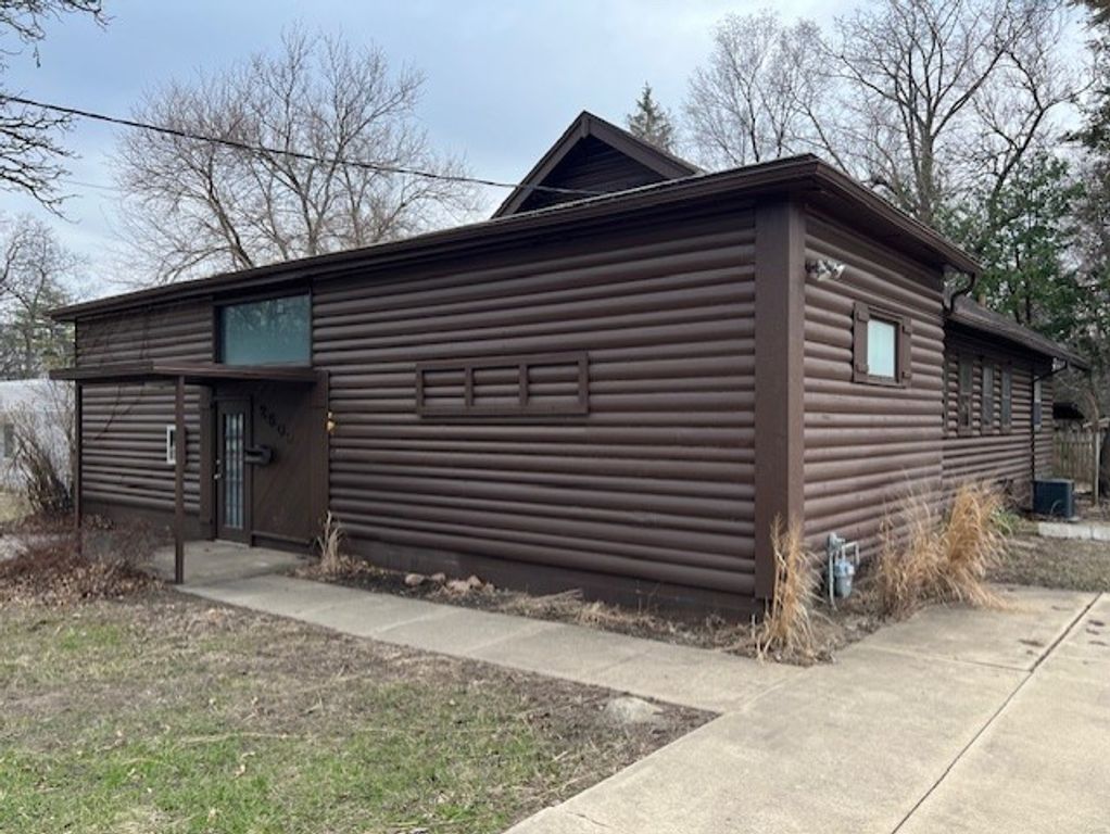 2609 Rainbow Drive, Cedar Falls, IA 50613