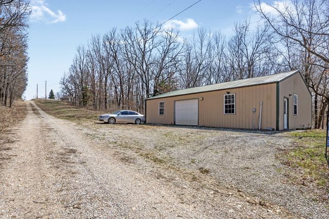 11503 HAWK HILL LN, Boonville, MO 65233
