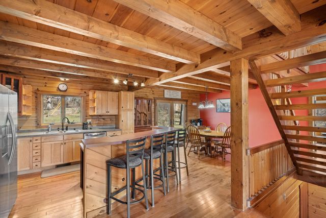 11503 HAWK HILL LN, Boonville, MO 65233