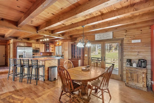 11503 HAWK HILL LN, Boonville, MO 65233