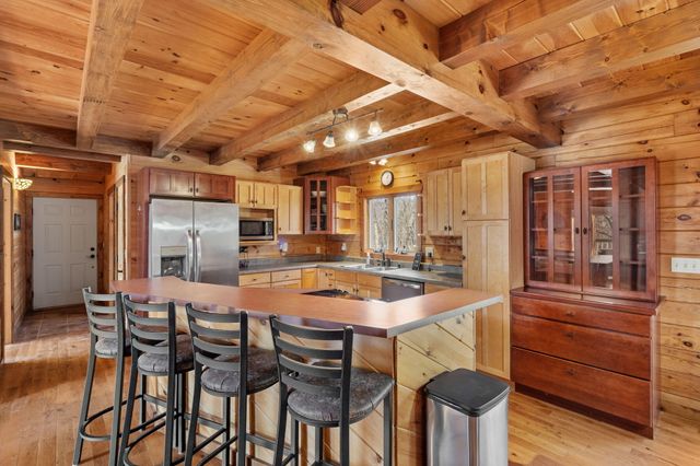 11503 HAWK HILL LN, Boonville, MO 65233