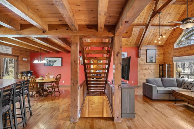 11503 HAWK HILL LN, Boonville, MO 65233