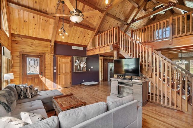 11503 HAWK HILL LN, Boonville, MO 65233