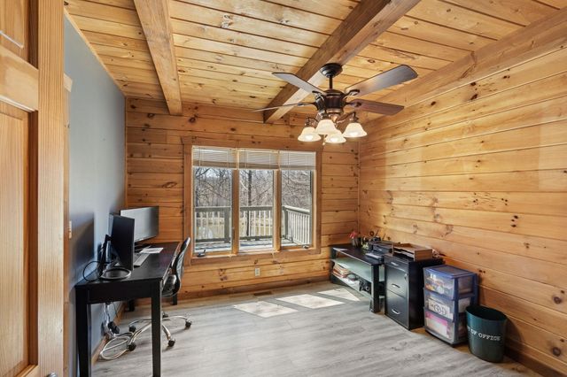 11503 HAWK HILL LN, Boonville, MO 65233