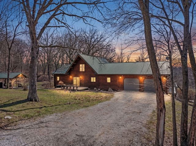 11503 HAWK HILL LN, Boonville, MO 65233