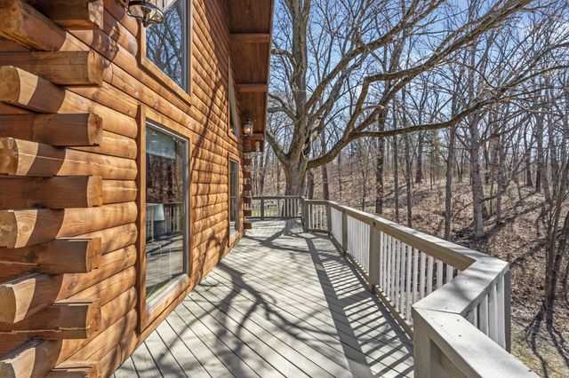 11503 HAWK HILL LN, Boonville, MO 65233