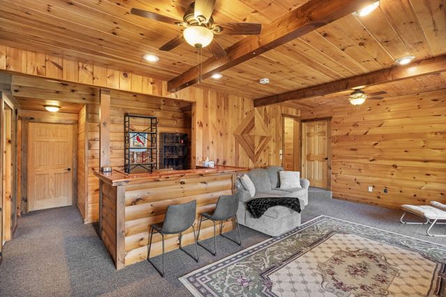 11503 HAWK HILL LN, Boonville, MO 65233