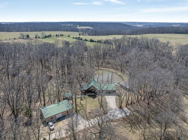 11503 HAWK HILL LN, Boonville, MO 65233