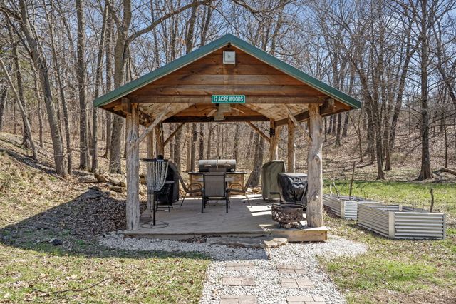 11503 HAWK HILL LN, Boonville, MO 65233