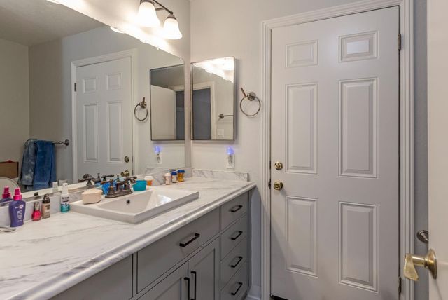 8420 David Court, Gilroy, CA 95020