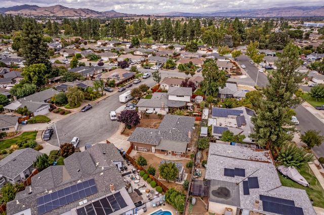 8420 David Court, Gilroy, CA 95020