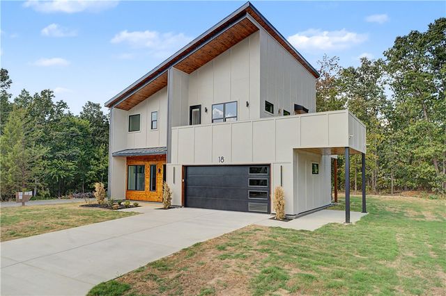 18 Longview Lane, Bella Vista, AR 72714