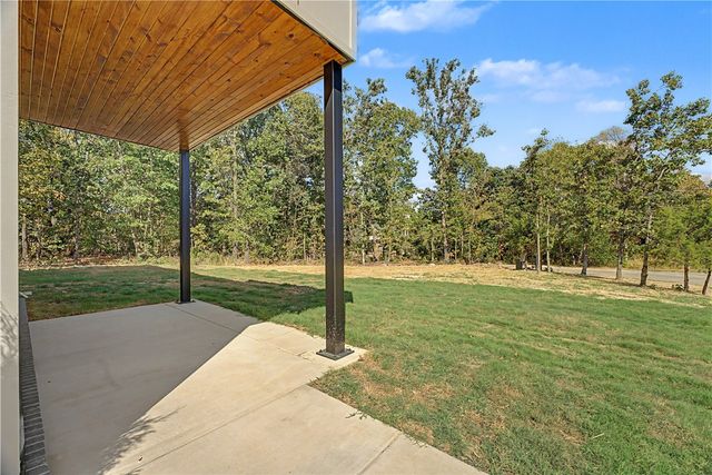 18 Longview Lane, Bella Vista, AR 72714