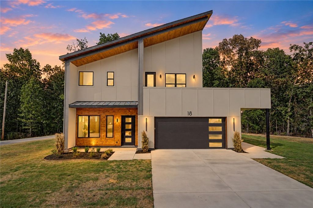 18 Longview Lane, Bella Vista, AR 72714